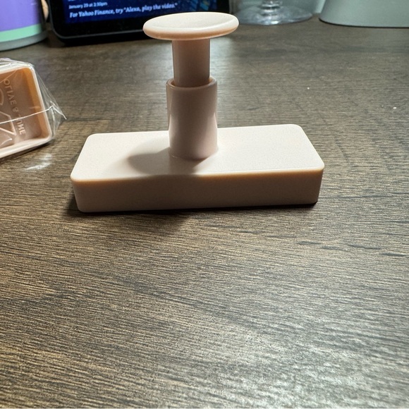 Olive & June 2024 Advent Calendar Cookie Cutters - Picture 3 of 3